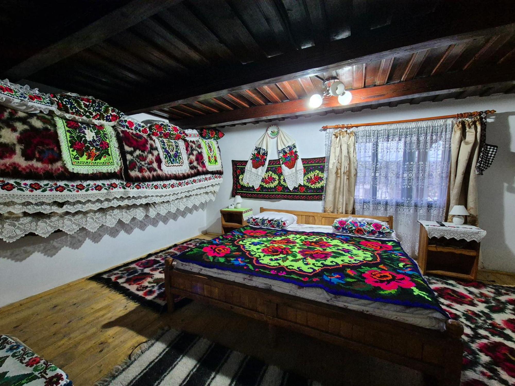 La Rodica In Vale Guest House Ocna Sugatag Exterior photo